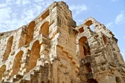 Um die Epoche des R&ouml;mischen Reichs zu rekonstruieren, untersuchen Arch&auml;ologen weltweit &Uuml;berreste dieser Zeit &ndash; wie das Amphitheater von El Jem in Tunesien.
