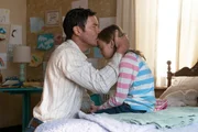 L-R: Perry Abbott (Tom Pelphrey), Amy Abbott (Olive Abercrombie)