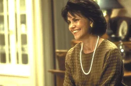 Seit die &uuml;berarbeitete Miranda (Sally Field) in Mrs. Doubtfire ein perfektes Haus- und Kinderm&auml;dchen gefunden hat, gewinnt sie wieder Freude am Leben ...