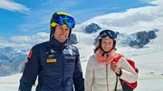 Moderatorin Anne Willmes mit dem mehrfachen Speedski-Weltmeister Simone Origone auf dem Plateau Rosa.