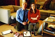 Sandra (Rebecca Immanuel, r.) und Felix (Christoph M. Ohrt, l.) machen sich einen schönen Abend mit den Pornos von ihrem Mandanten Andreas Maurer und seiner Gespielin Jessi Love - und werden dabei zu später Stunde von Patricia überrascht ... Sandra (Rebecca Immanuel, r.) und Felix (Christoph M. Ohrt, l.) machen sich einen schönen Abend mit den Pornos von ihrem Mandanten Andreas Maurer und seiner Gespielin Jessi Love - und werden dabei zu später Stunde von Patricia überrascht ...