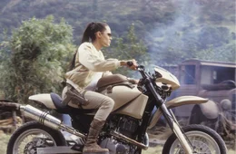Auf ihrer Reise, um das Geheimnis hinter der Kugel zu entschl&uuml;sseln, muss Lara Croft (Angelina Jolie) um die halbe Welt reisen ...