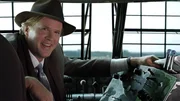 Scott Roemer (Cary Elwes) ist Chef eines globalen Luftschifffahrtsunternehmens.