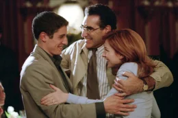 Jim's (Jason Biggs, l.) Eltern (Eugene Levy, M. und Molly Cheek, r.) sind unglaublich stolz auf ihren Sohn, der sein Leben nun endlich im Griff zu haben scheint ...