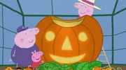 L-R: Grandpa Pig, Peppa Pig, Granny Pig