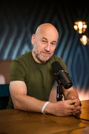 Roland Düringer während ServusTVs „Die Gruaberin - Vodcast“ in Salzburg, Österreich am 16. Oktober, 2025. Roland Düringer während ServusTVs „Die Gruaberin - Vodcast“ in Salzburg, Österreich am 16. Oktober, 2025.