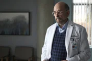 Dr. Aaron Glassman (Richard Schiff)