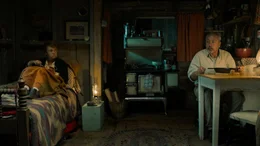 Waffenstillstand: Susan (Katrin Sass) und Harry (Wolfgang Stumph) kommen ins Gespr&auml;ch.