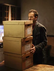 Versucht, einen Fall von Kindesentf&uuml;hrung aufzudecken: Sherlock (Jonny Lee Miller) ...