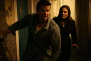 Seeley Booth (David Boreanaz, l.); Temperance Brennan (Emily Deschanel, r.)