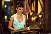 Phoebe (Alyssa Milano) schafft es mittels eines "Finde eine verlorene Liebe"-Zauberspruchs zu Cole. Er bitte Phoebe, das Gremoir zu beschaffen und den dort beinhalteten Auferstehungs-Zauberspruch f&uuml;r ihn zu benutzen.