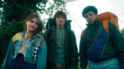 v.l.n.r. Zoe (Leia Murphy), Con (Cal O’Driscoll) und Billy (Justin Daniels Anene) machen einen überraschenden Fund. v.l.n.r. Zoe (Leia Murphy), Con (Cal O’Driscoll) und Billy (Justin Daniels Anene) machen einen überraschenden Fund.