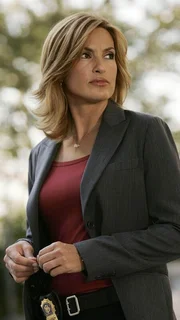 Bei dem ermordeten Patrick Sullivan wird die Visitenkarte von Detective Olivia Benson (Mariska Hargitay) gefunden. Gemeinsam mit den Ermittlern Green und Fontana macht sie sich auf die Suche nach dem Mörder. Bei dem ermordeten Patrick Sullivan wird die Visitenkarte von Detective Olivia Benson (Mariska Hargitay) gefunden. Gemeinsam mit den Ermittlern Green und Fontana macht sie sich auf die Suche nach dem Mörder.