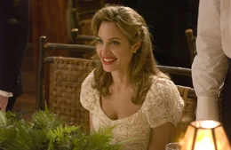 Margaret, genannt Clover (Angelina Jolie) als gl&uuml;ckliche junge Frau.