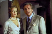 Jonathan Hart (Robert Wagner, r.) ahnt nichts von dem teuflischen Plan, den Elsa Hellerstadt (Katja Riemann, l.) und ihr Geliebter verfolgen ... Jonathan Hart (Robert Wagner, r.) ahnt nichts von dem teuflischen Plan, den Elsa Hellerstadt (Katja Riemann, l.) und ihr Geliebter verfolgen ...