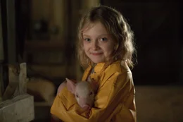 Der von seiner Familie getrennte Wilbur braucht alle Zuwendung, die er kriegen kann. Zum Gl&uuml;ck hat er mit Fern (Dakota Fanning) einen wahren Schutzengel gefunden.