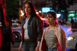 l-r: Sam Carpenter (Melissa Barrera), Tara Carpenter (Jenna Ortega)