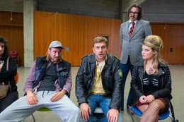 Wombat (Harry G, 2.v.l.), Franz Eberhofer (Sebastian Bezzel, m.), Mandy (Lara Mandoki, r.).