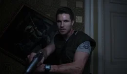 Chris Redfield (Robbie Amell)