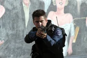 Officer Jim Street (Colin Farrell) muss sich und sein Team sch&uuml;tzen. Wird er von seiner Waffe Gebrauch machen?