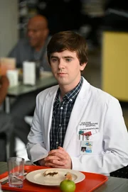 Dr. Shaun Murphy (Freddie Highmore)