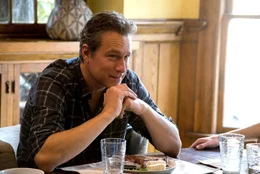 John Corbett (Garrett Peterson).