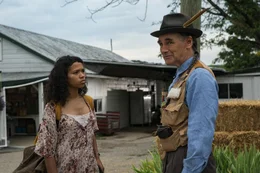 Maren (Taylor Russell, l.); Sully (Mark Rylance, r.)