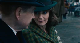 Kenneth Branagh als Hercule Poirot und Tina Fey als Ariadne Oliver