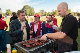 L-R: Franz Eberhofer (Sebastian Bezzel), B&uuml;rgermeister (Thomas K&uuml;gel), Ignaz Fl&ouml;tzinger (Daniel Christensen), Metzger Simmerl (Stephan Zinner).