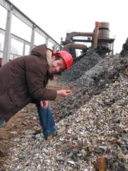 Willi Weitzel auf dem Schrottplatz.