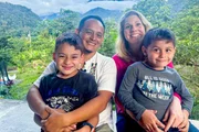 Auf und davon
Schweizer Auswanderer - Ecuador, Kanada, Sizilien | Das Update
Familie Alvarado hat sich in Ecuador eingelebt.