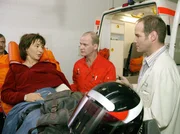 MDR Fernsehen IN ALLER FREUNDSCHAFT FOLGE 257, "Zwischen den Zeilen", am Donnerstag um 11:40 Uhr. Lara Wisser (Anja Franke), eine alte Freundin von Yvonne, die mit ihrem Motorrad eine Tour durch Deutschland macht, wird mit einer Fraktur in die Sachsenklinik eingeliefert.