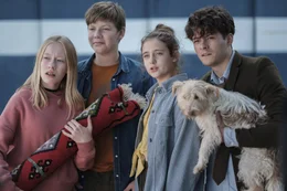 V.l.: Julka (Pola Kr&oacute;l), Olek (Jakub Janota-Bzowski) und Felka (Mia Goti) sind einer mutma&szlig;lichen Kunstr&auml;uberin auf der Spur.