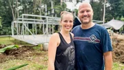 Auf und davon Staffel 17 Folge 4 Nadine und Michel Burkhalter auf der Baustelle in Costa Rica. Sie wollen ins Tourismusgeschäft einsteigen.