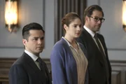 (v.l.n.r.) Benny Col&oacute;n (Freddy Rodriguez); Laura Allen (Emily Tremaine); Jason Bull (Michael Weatherly)