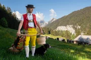 Sternstunde Musik
Beyond Tradition - Die Kraft der Naturstimmen
Appenzeller in einer Tracht
SRF/ExtraMileFilms/Meinrad Koch Sternstunde Musik
Beyond Tradition - Die Kraft der Naturstimmen
Appenzeller in einer Tracht
SRF/ExtraMileFilms/Meinrad Koch