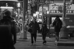 Johnny (Joaquin Phoenix, l.); Jesse (Woody Norman, r.)