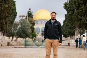 Wo ist der verlorene Schatz der Tempelritter? &Uuml;berlieferungen besagen, dass die Templer Jerusalem gepl&uuml;ndert und riesige Mengen an M&uuml;nzen und Gold sowie heilige Relikte erbeutet haben. Moderator Jamie Theakston begibt sich in Jerusalem auf Spurensuche ...