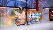 Es geht um richtig große Tiere und Woozle (re.) stellt entsetzt fest, dass er nicht dazu gehört. Er ist sogar kleiner als Maria (li.)! Das kann so nicht bleiben. Doch seine Erfindungen lassen Woozle leider nicht wachsen. Richtig schief geht die Sache allerdings erst, als Woozle beschließt aus einer Mücke einen Elefanten zu machen... Es geht um richtig große Tiere und Woozle (re.) stellt entsetzt fest, dass er nicht dazu gehört. Er ist sogar kleiner als Maria (li.)! Das kann so nicht bleiben. Doch seine Erfindungen lassen Woozle leider nicht wachsen. Richtig schief geht die Sache allerdings erst, als Woozle beschließt aus einer Mücke einen Elefanten zu machen...