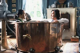 Dass Passepartout (Jackie Chan, l.) in Wahrheit ein Dieb ist und die Weltumrundung als Chance zur Flucht nutzt, wei&szlig; Erfinder Phileas Fogg (Steve Coogan) nocht nicht.