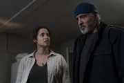 Tiffany Cleary (Dascha Polanco, l.) Joe (Sylvester Stallone, r.)