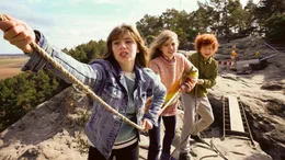Nico (Ron Antony Renzenbrink), Emilia (Lisa Moell), Benni (Leopold Ferdinand Schill) v.l.