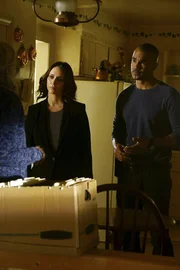 Ein neuer Fall besch&auml;ftigt Derek (Shemar Moore, r.) und Kate (Jennifer Love Hewitt, l.) ...