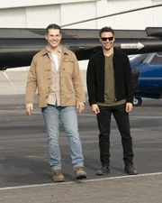 Tommy Kinard (Lou Ferrigno jr., l.); Eddie Diaz (Ryan Guzman, r.)