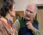 L-R: Kathi / Cill (Gerda Steiner) und Blasi Gundler (Peter Steiner)