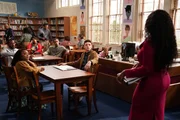 Vorne, v.li.: Mr. Morton (Jerry Minor), Janine Teagues (Quinta Brunson), Barbara Howard (Sheryl Lee Ralph), Gregory Eddie (Tyler James Williams), Jacob Hill (Chris Perfetti), Ava Coleman (Janelle James) Vorne, v.li.: Mr. Morton (Jerry Minor), Janine Teagues (Quinta Brunson), Barbara Howard (Sheryl Lee Ralph), Gregory Eddie (Tyler James Williams), Jacob Hill (Chris Perfetti), Ava Coleman (Janelle James)