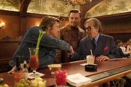 (v.l.n.r.) Cliff Booth (Brad Pitt); Rick Dalton (Leonardo DiCaprio); Marvin Schwarz (Al Pacino)
