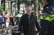 Julien Baptiste (Tch&eacute;ky Karyo)