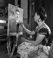 Frida Kahlo in ihrem Atelier