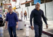 G. Callen (Chris O'Donnell, l.); Sam Hanna (LL Cool J, r.)